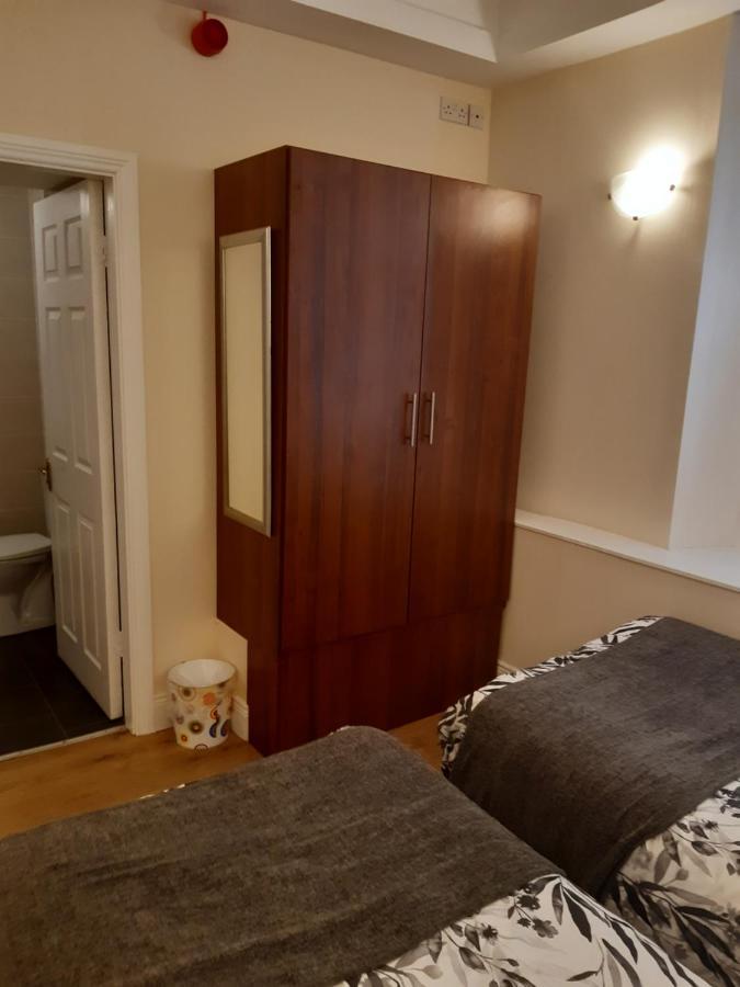 24 Beds In Carrick On Shannon Exterior photo